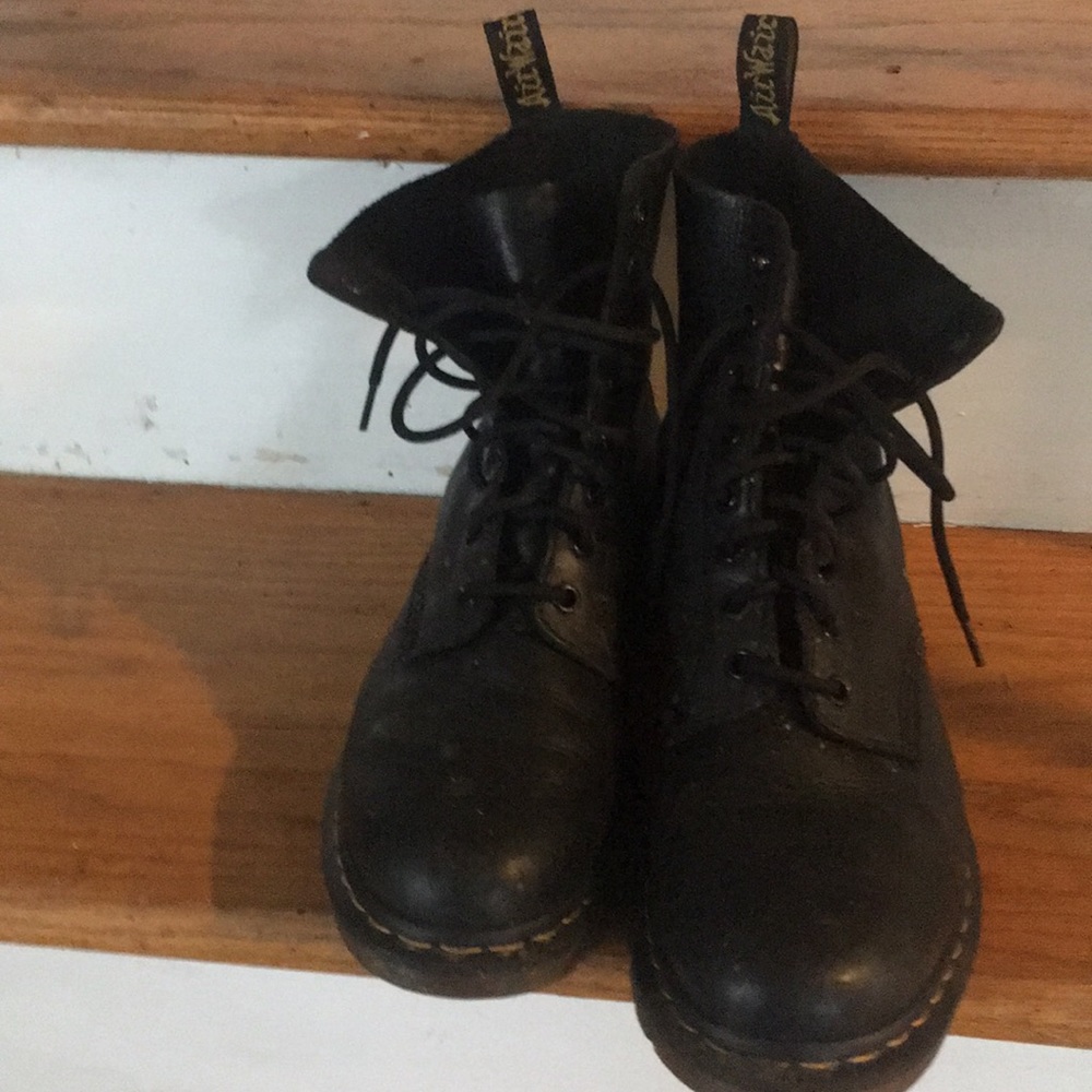 Dr. Marten’s Black Boots | 1460 | Punk, Goth